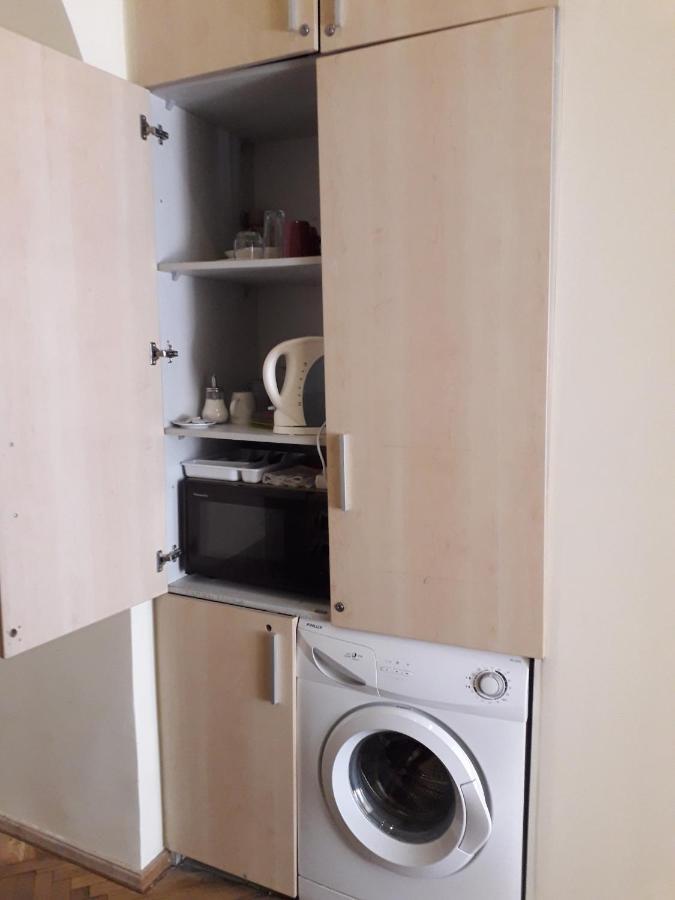 Small Room With A Private External Bathroom Kaunas Bagian luar foto
